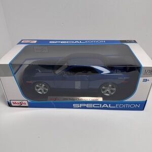 Maisto 2006 Dodge Challenger Concept 1:18 Diecast Car Special Edition